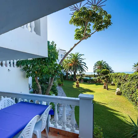 Lägenhet Stella Maris Beachfront Apartment, Sea View *