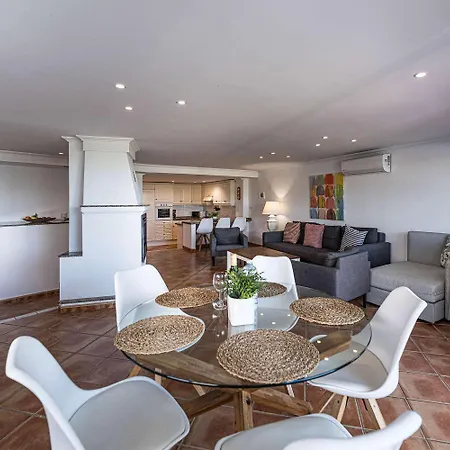 Lägenhet Stella Maris Beachfront Apartment, Sea View *