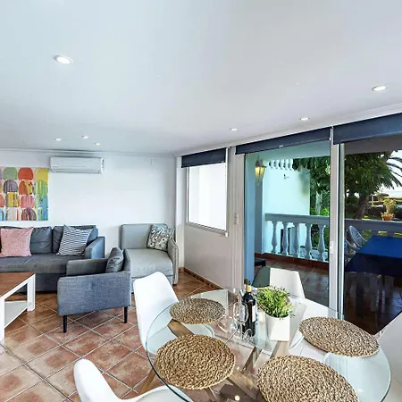 Stella Maris Beachfront Apartment, Sea View