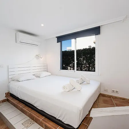 Stella Maris Beachfront Apartment, Sea View Lägenhet *