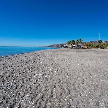 Stella Maris Beachfront Apartment, Sea View *