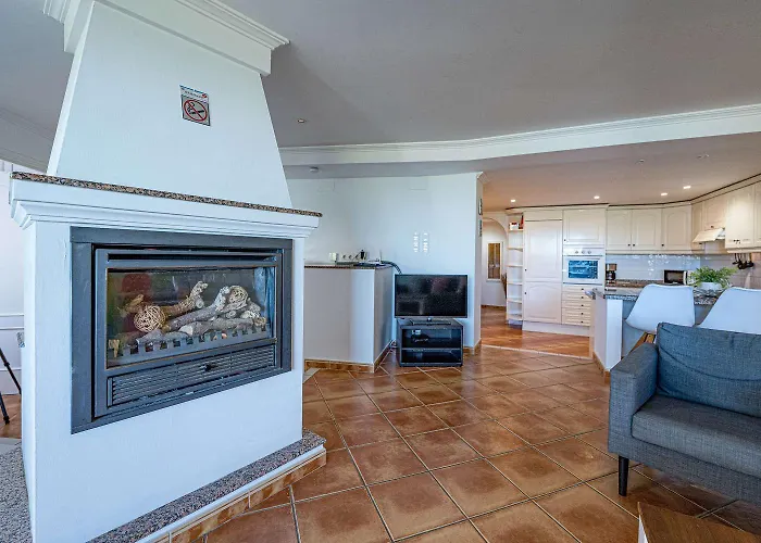 Stella Maris Beachfront Apartment, Sea View * Нерха