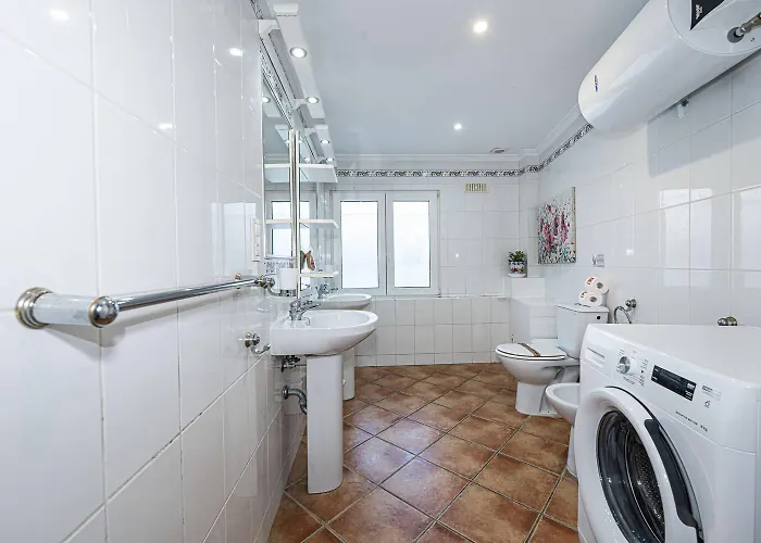 Апартаменты Stella Maris Beachfront Apartment, Sea View