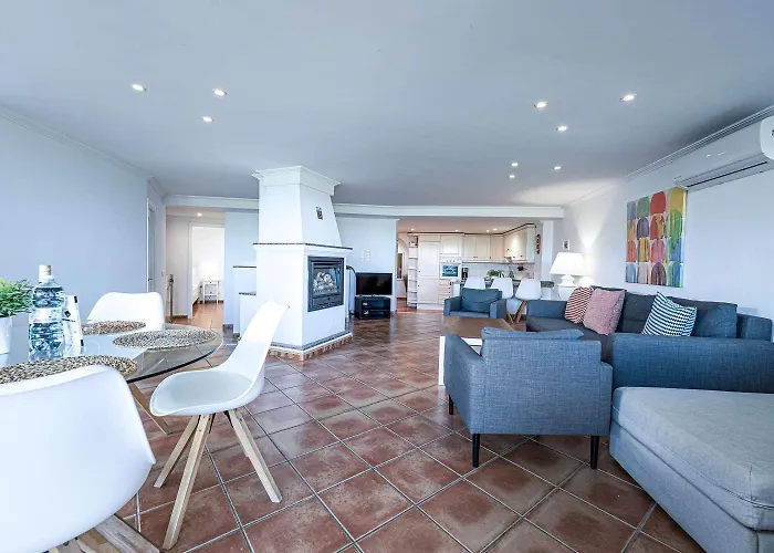 Stella Maris Beachfront Apartment, Sea View