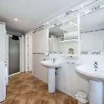 Апартаменты Stella Maris Beachfront Apartment, Sea View Нерха
