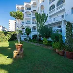 Stella Maris Beachfront Apartment, Sea View Апартаменты