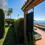Апартаменты Stella Maris Beachfront Apartment, Sea View Нерха
