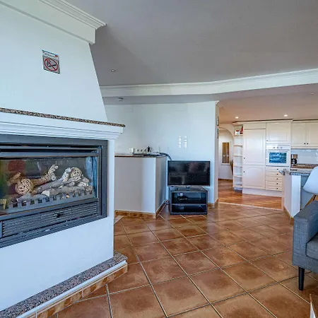 Stella Maris Beachfront Apartment, Sea View * Нерха