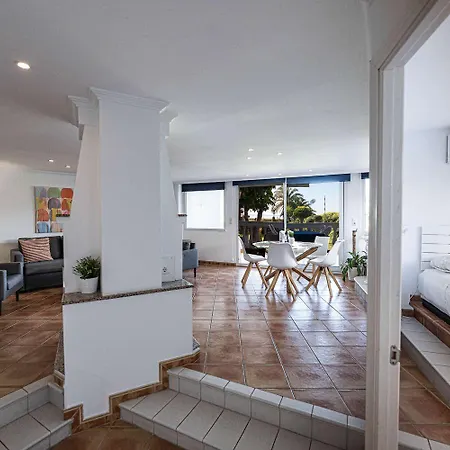 Stella Maris Beachfront Apartment, Sea View * Нерха